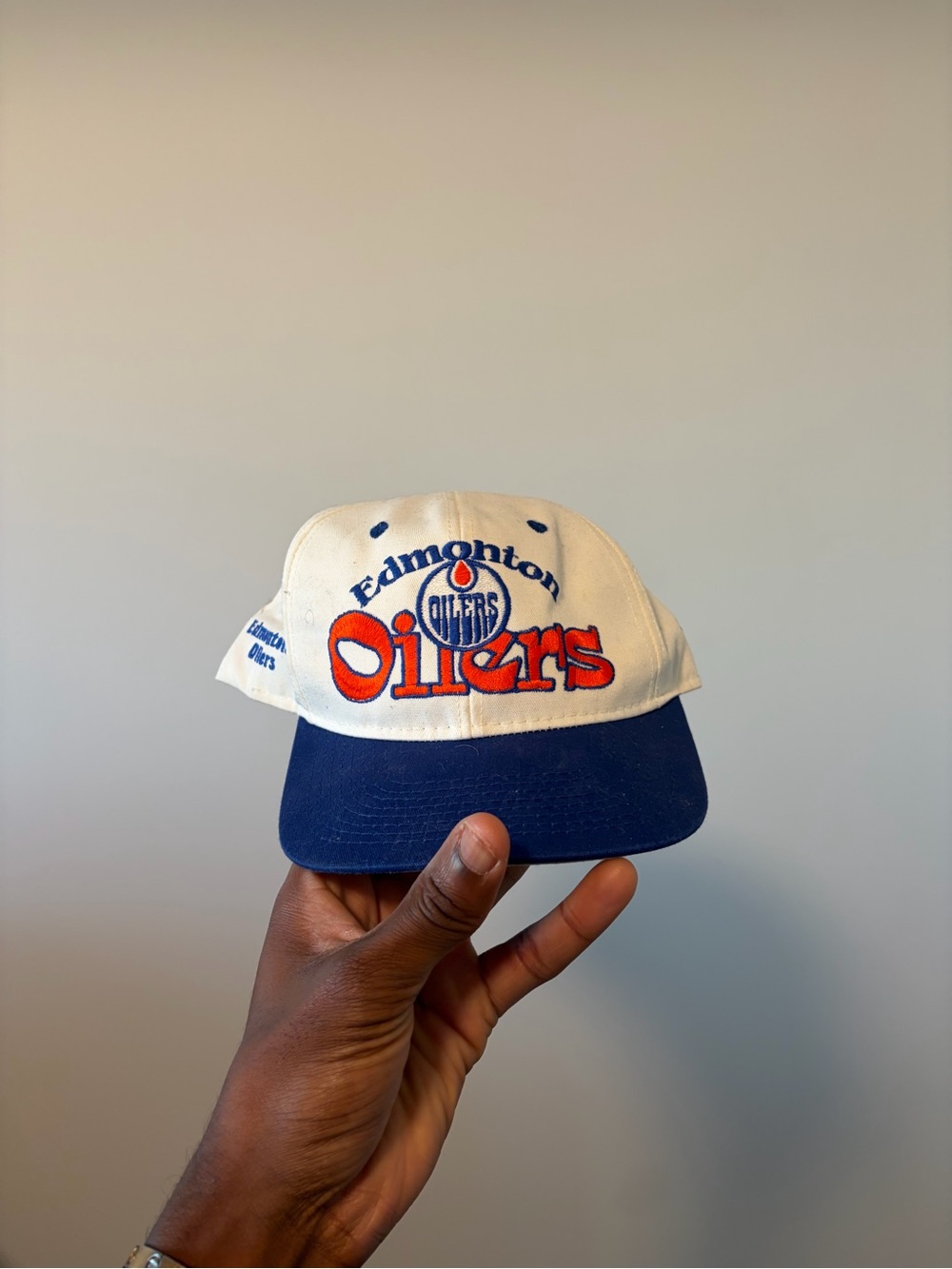 Vintage Edmonton Oilers white and blue SnapBack hat